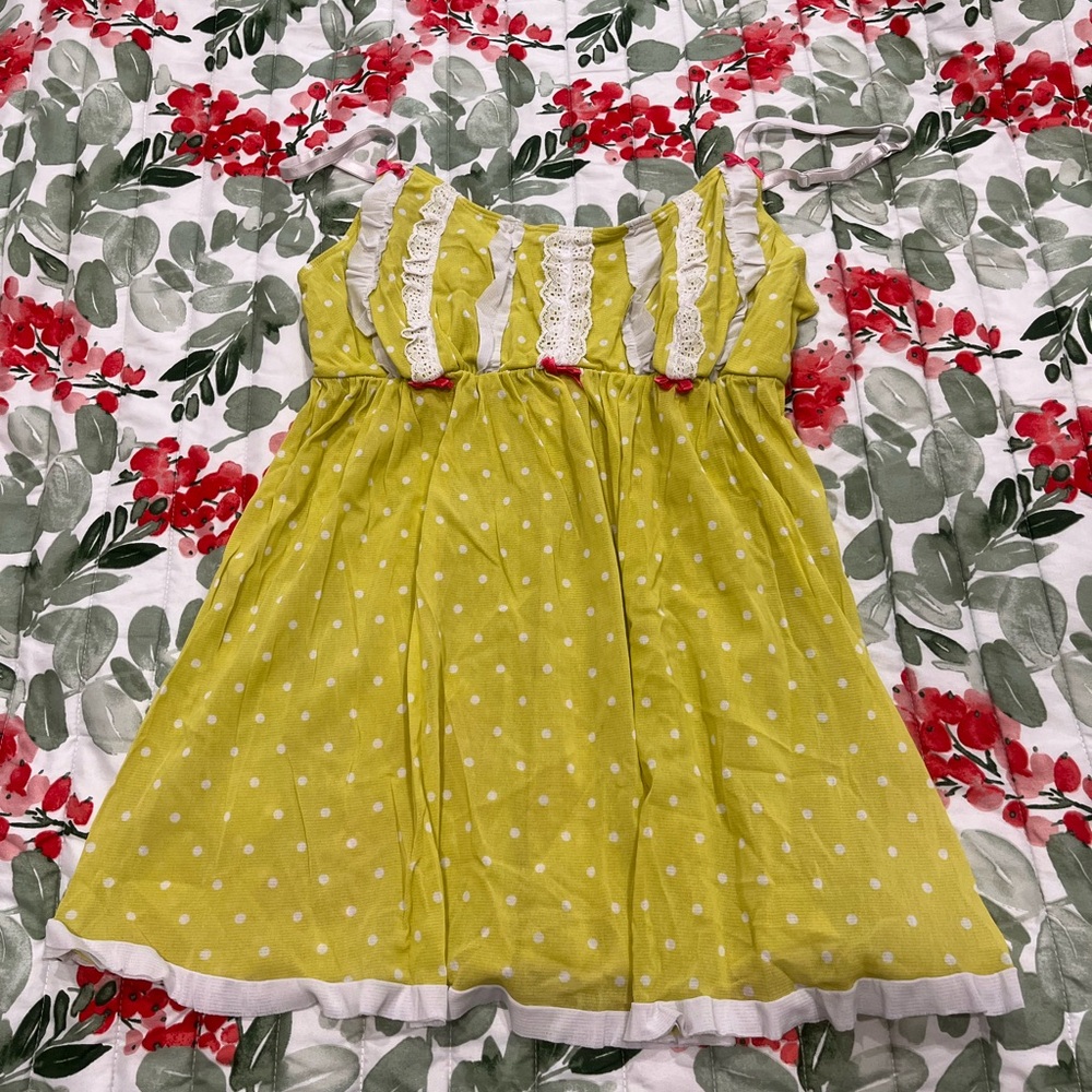 ⚪️Cacique Yellow Polka Dot Chemise babydoll